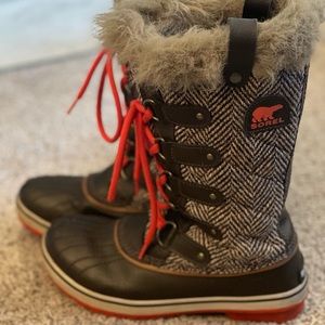 Sorel - Waterproof Winter Boots - Women’s size 8